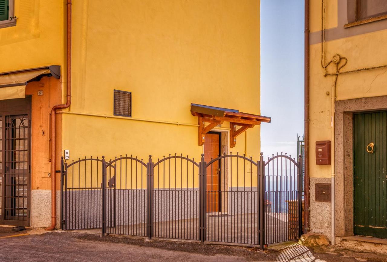 Casa Checca Appartamenti Per Vacanze Caprarola Exteriör bild