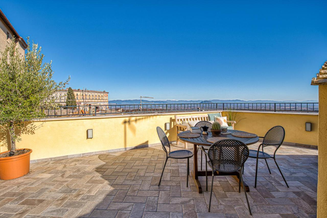Casa Checca Appartamenti Per Vacanze Caprarola Exteriör bild