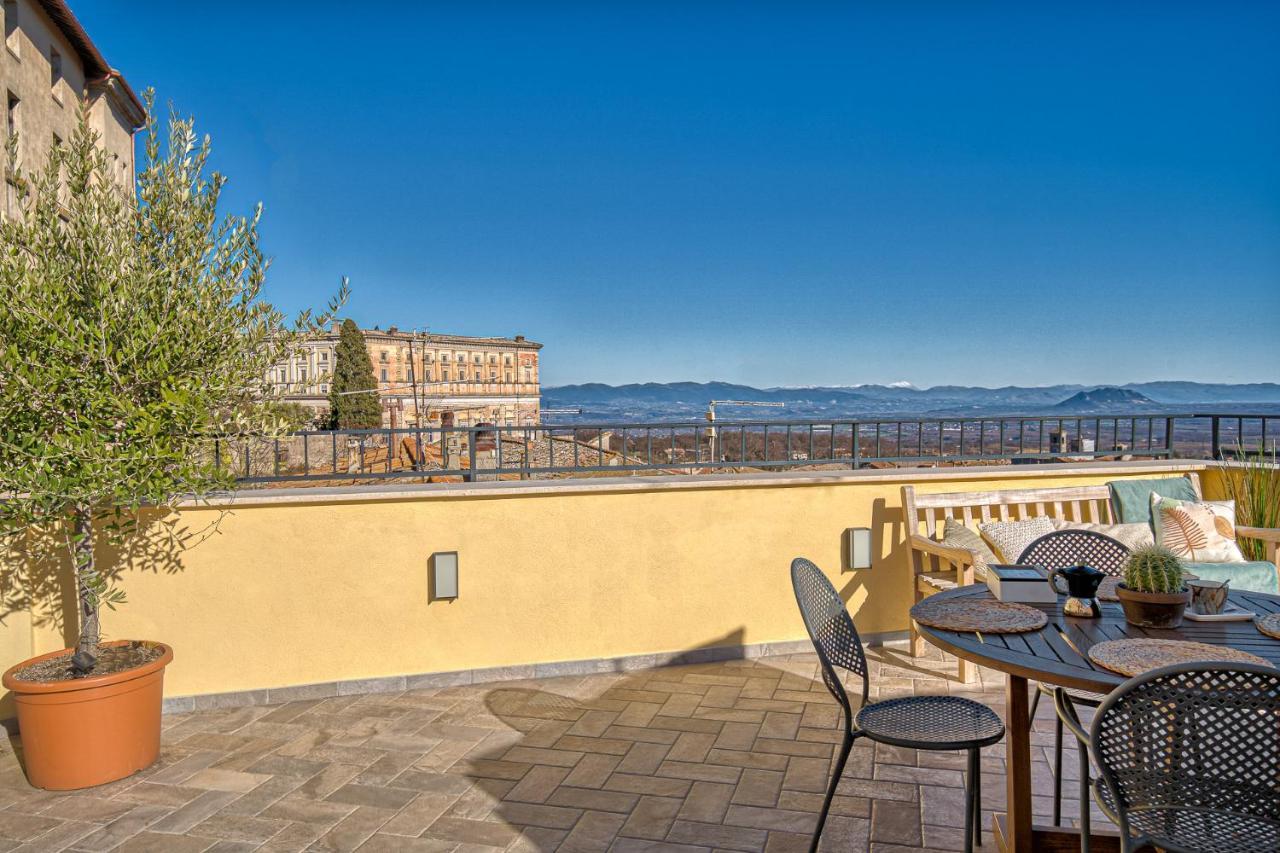 Casa Checca Appartamenti Per Vacanze Caprarola Exteriör bild